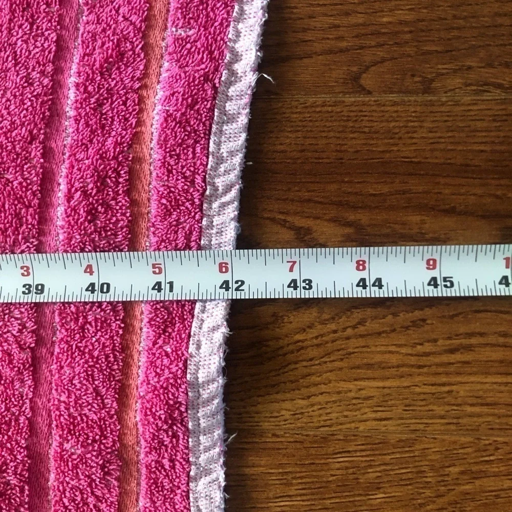 Pink & White striped beach towel (Tiny Flaw)